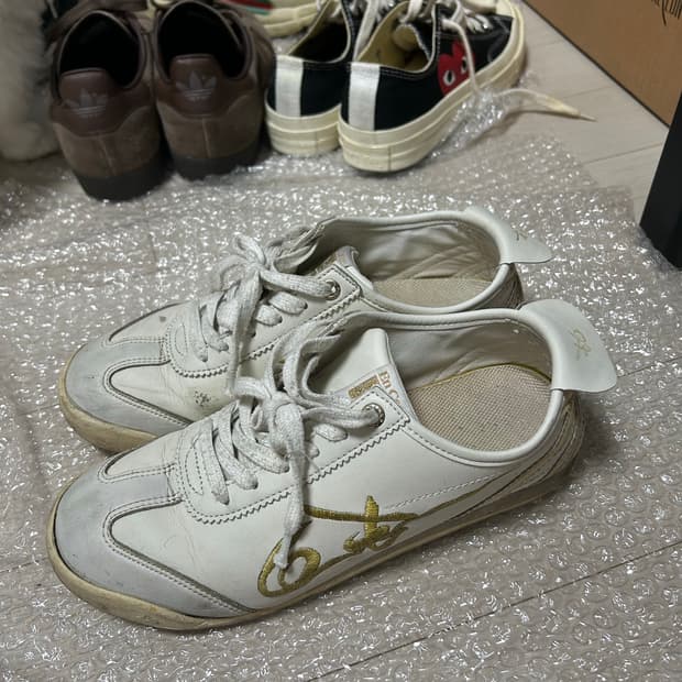 오니츠카타이거 멕시코 66 흰금 스니커즈 240