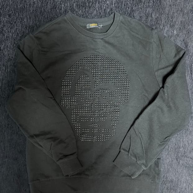 에비수 스컬 비즈 맨투맨