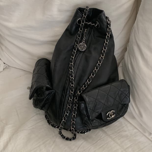 샤넬 백팩