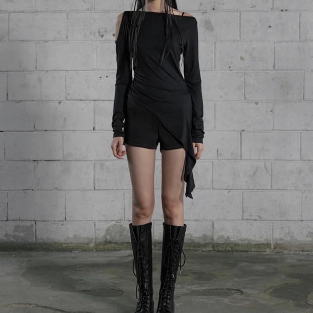 보헤미안서울 드레이프 오프숄더 티