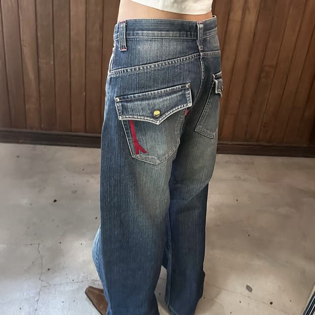 LEVI'S engineered red stitch w31
