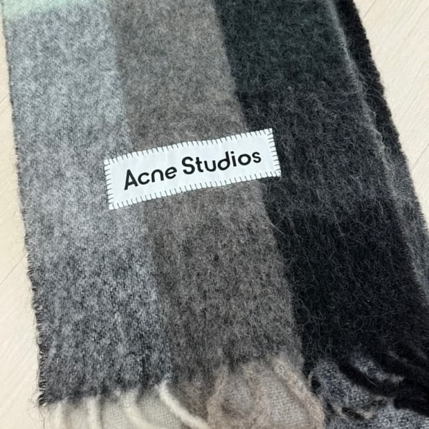 아크네 스튜디오 머플러