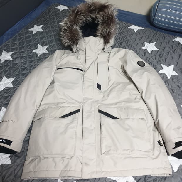 블랙야크 고어텍스 엣지스톰 실버폭스퍼 덕다운 패딩 (XL)