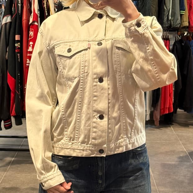 [NO.9] Levi’s 아이보리 데님 자켓