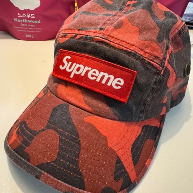 슈프림 카모 캠프캡