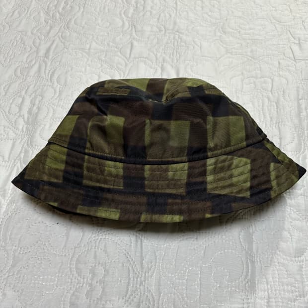 드리스반노튼 버킷햇