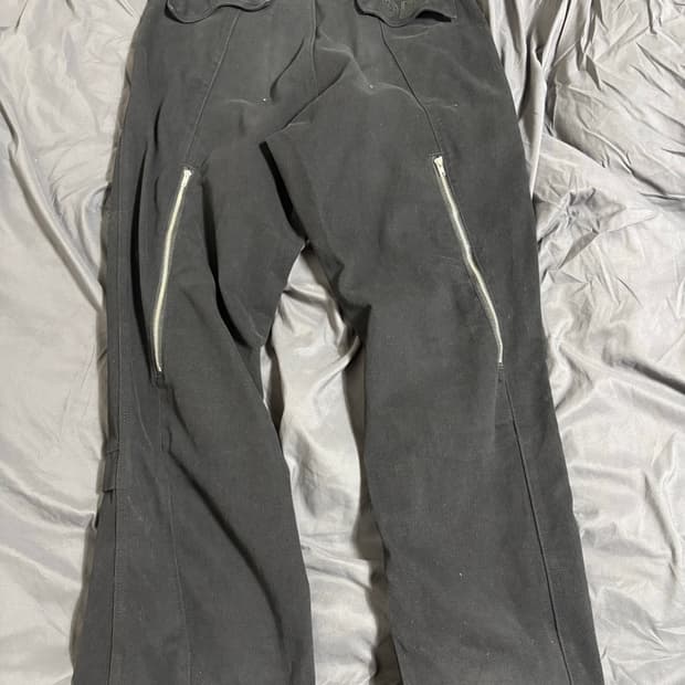 플라스틱 프로덕트 지퍼 팬츠 L