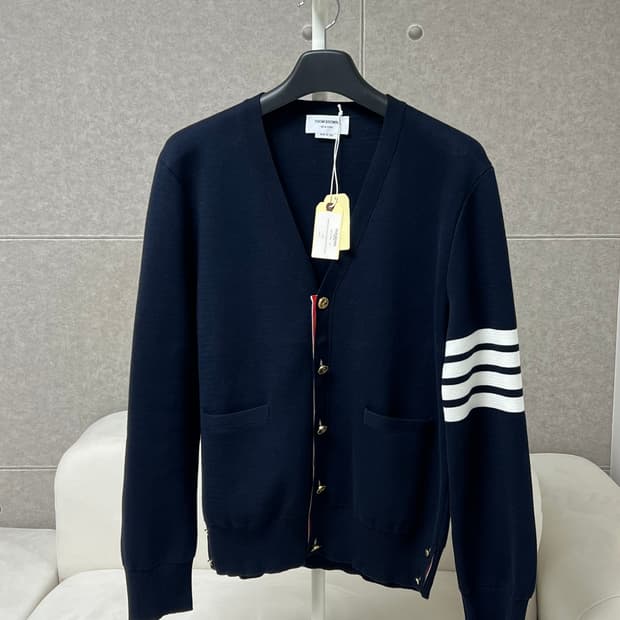 [정품] 신형, 새상품급 / 3 톰브라운 밀라노스티치 사선 가디건
