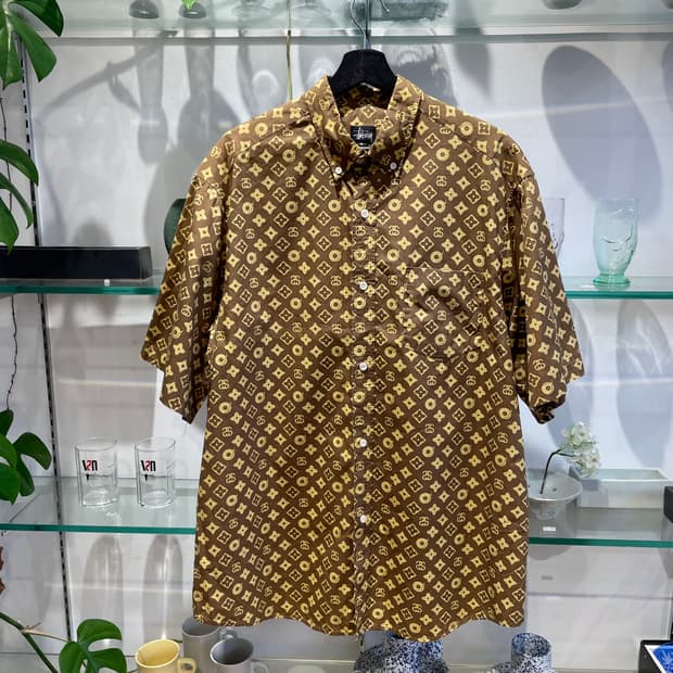 스투시 monogram shirt