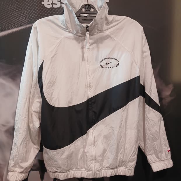 나이키 스테이트먼트 우븐 바람막이