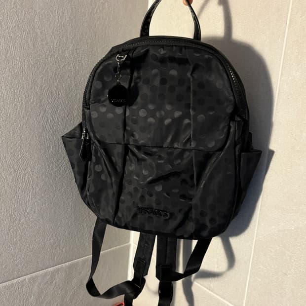 Y'saccs 도트 백팩