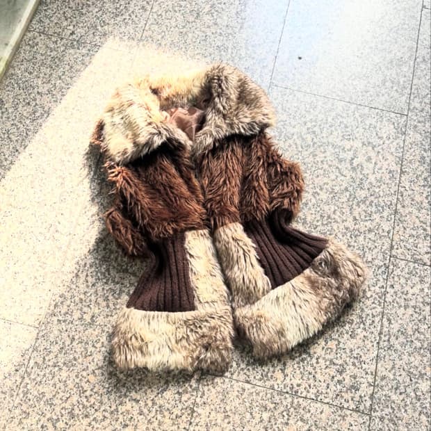 페이크 퍼 투톤 베스트