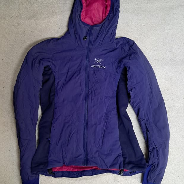 아크테릭스 아톰후디