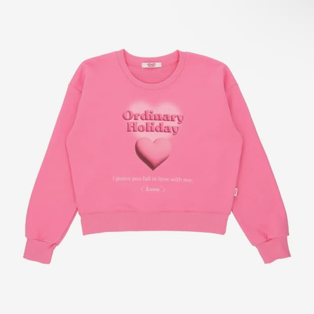 오디너리홀리데이 핑크 하트 맨투맨