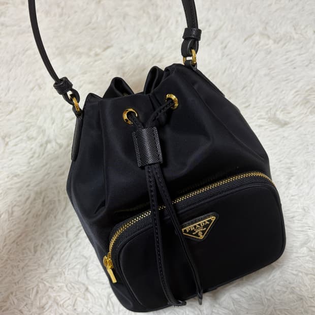 프라다 복조리 나일론 백