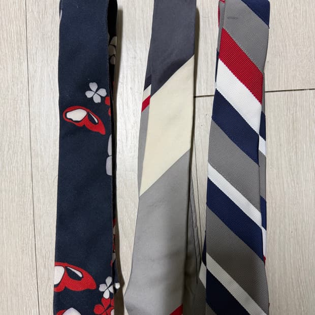 M사 / 톰브라운 넥타이 타이 / free