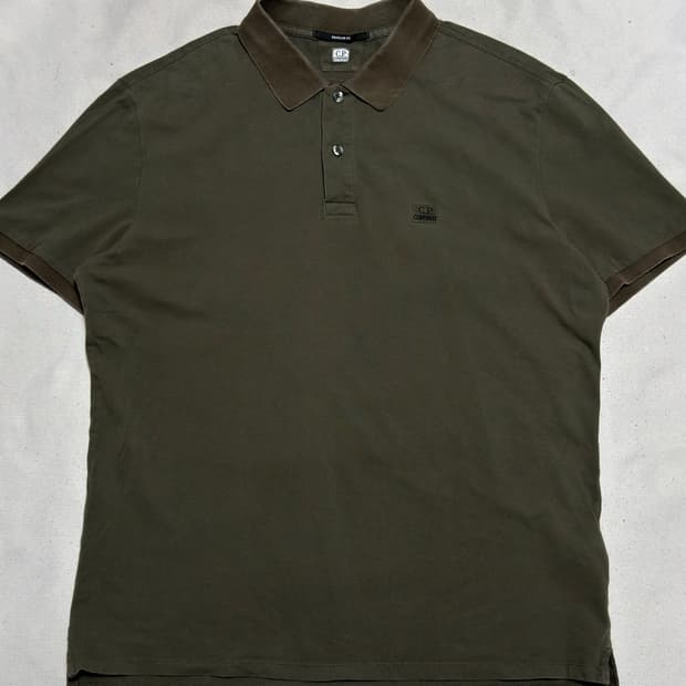 🫶🏻 C.P. 컴퍼니 레귤러 핏 카키 카라 반팔티🫶🏻
