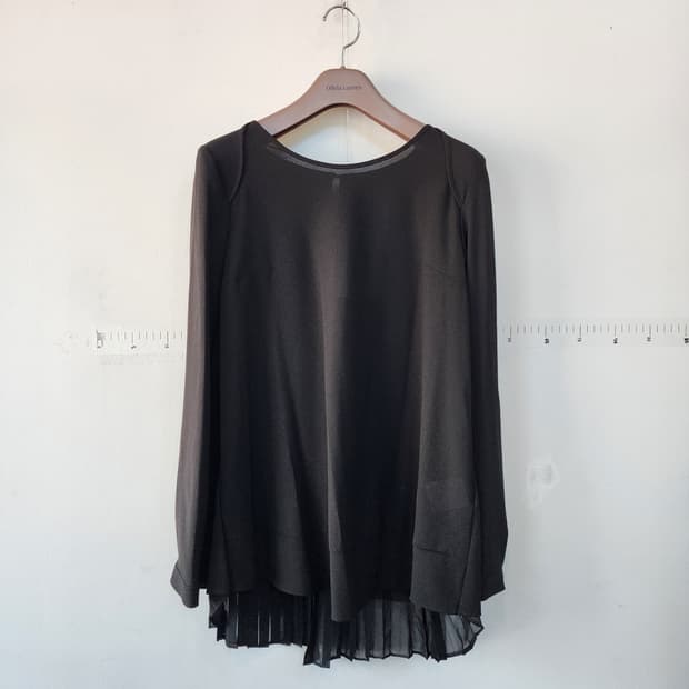 에셀리아 블랙 블라우스
