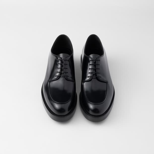 (UK8) Prada brushed lace up derby