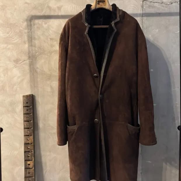 지아니 베르사체 아카이브 시어링코트 남성105