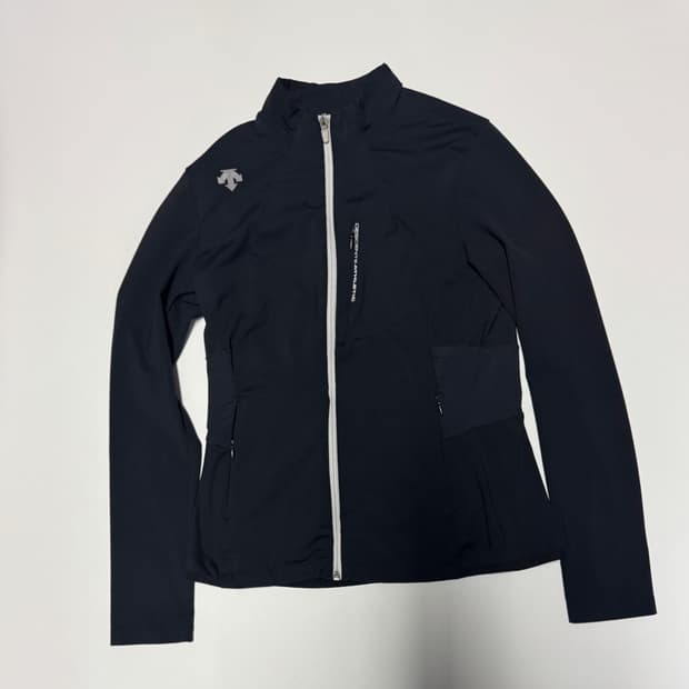 여성 데상트 트레이닝 기능성 집업 XS ~ S 블랙