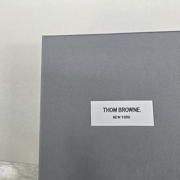 톰브라운 23SS MCX049B 00198 415

벨트