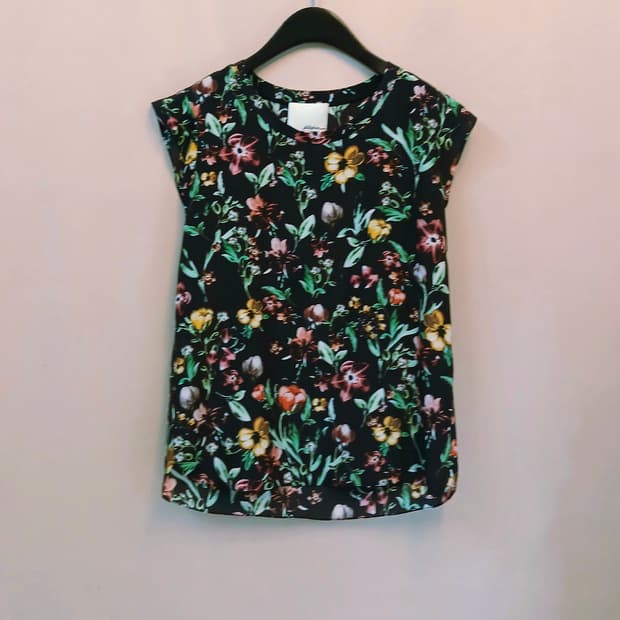 3.1 Phillip Lim 플로럴 실크 캡소매 블라우스 (Silk 10