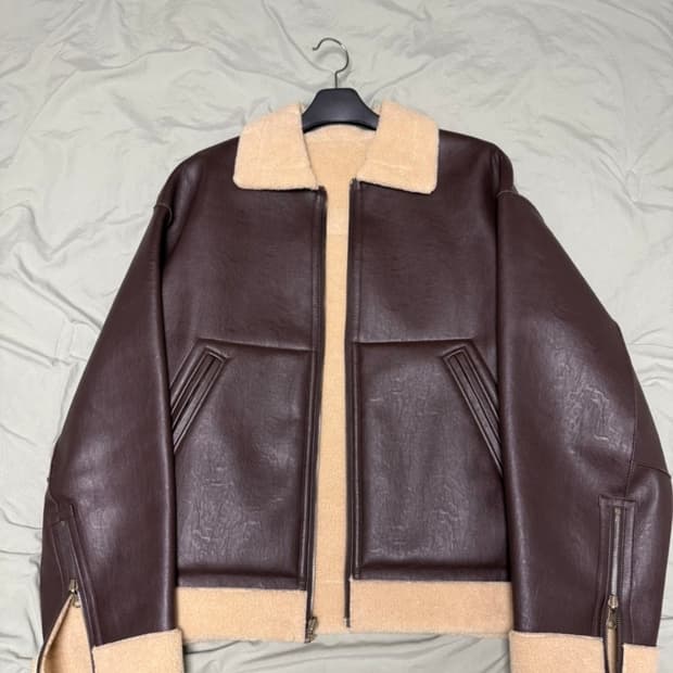 Rest & Recreation 무스탕