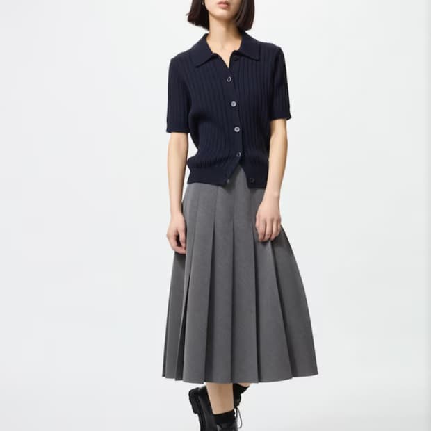  유니클로 와이드 플리츠 미디스커트 s