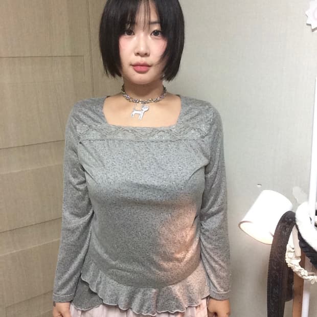 언발 프릴 잔꽃 롱슬리브