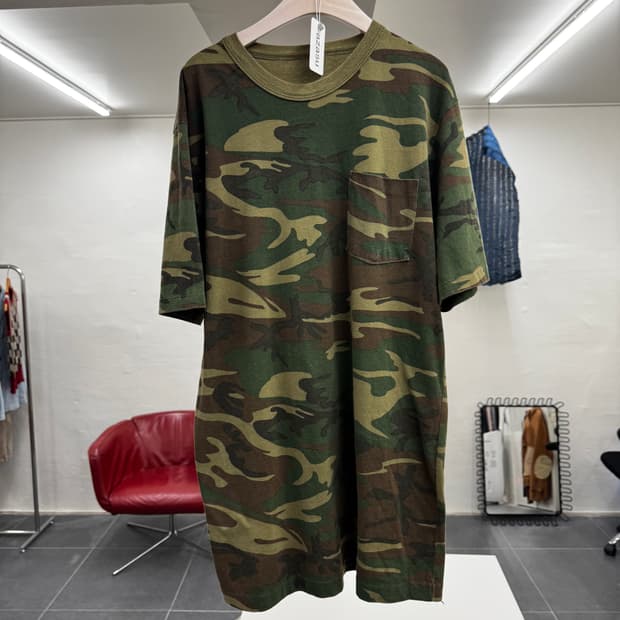 90‘s Woodland Camo Pocket T-shirts
