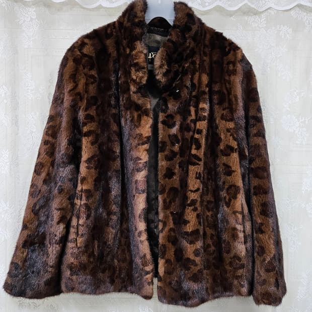 레오파드 무늬 밍크 코트