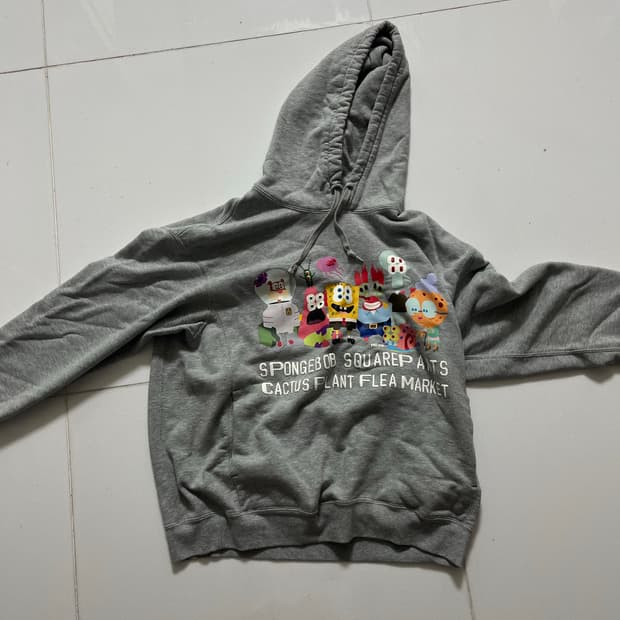 유니클로 스폰지밥 후드티