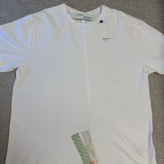 [백화점판]오프화이트 반팔 M