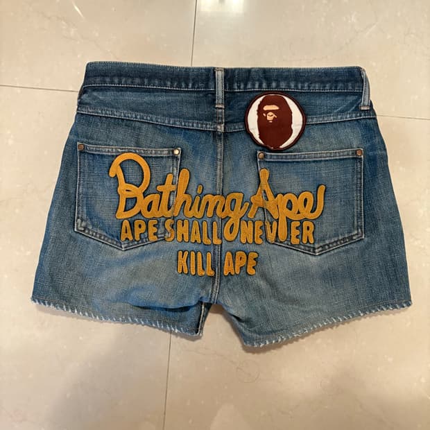 베이프 자수 데님 숏츠 Ape Shall Never Kill Ape