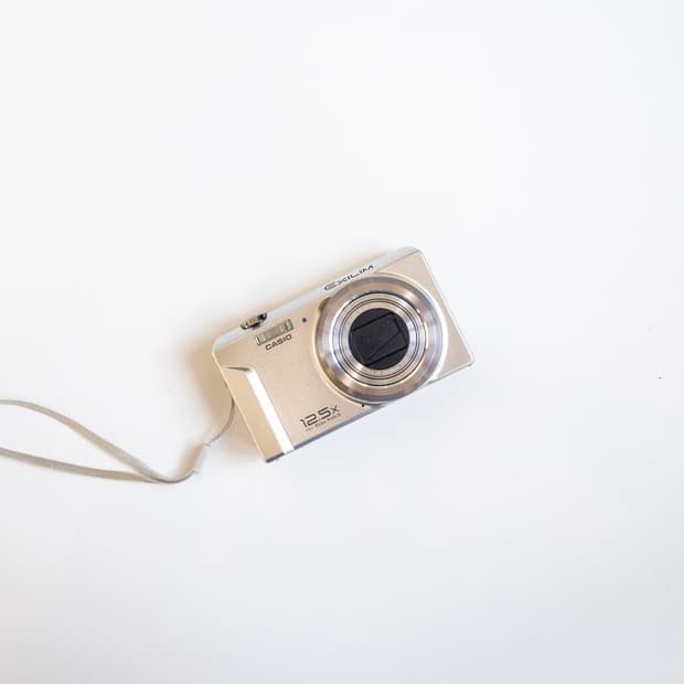 Casio Exilim Ex-ZS100 / 빈티지 디지털 카메라 