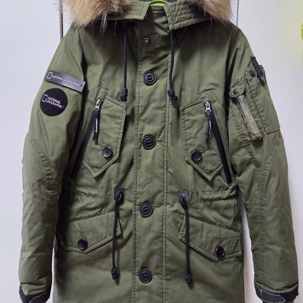 내셔널지오그래픽 공용 블루웨일 다운 자켓 