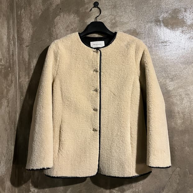 비뮤즈맨션 무스탕 하프 코트