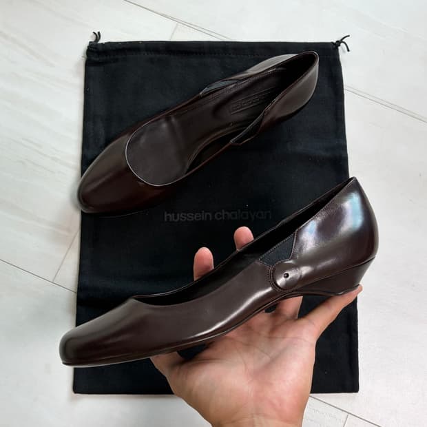 2000s hussein chalayan side button pumps