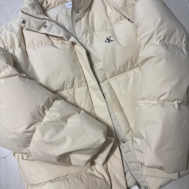 캘빈클라인 아이보리 숏패딩 s