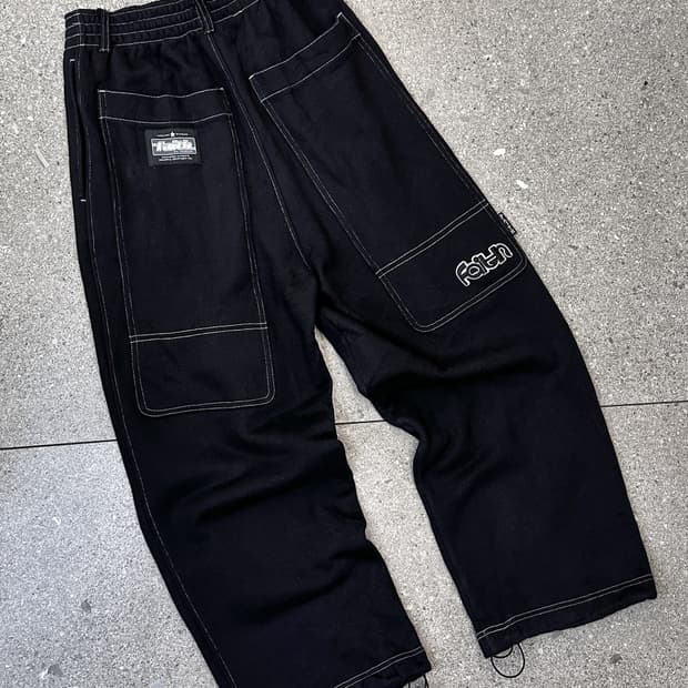 페이스 콘트라스트 스티치 스웻 팬츠