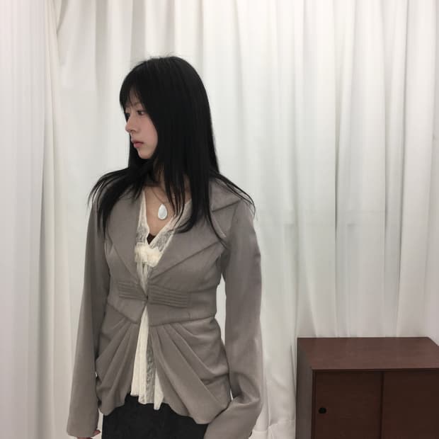 그레이 디테일 블레이저