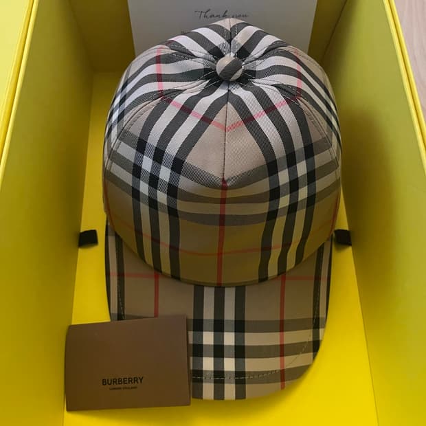 (W)버버리 로고 아플리케 빈티지 체크 캡 아카이브 베이지