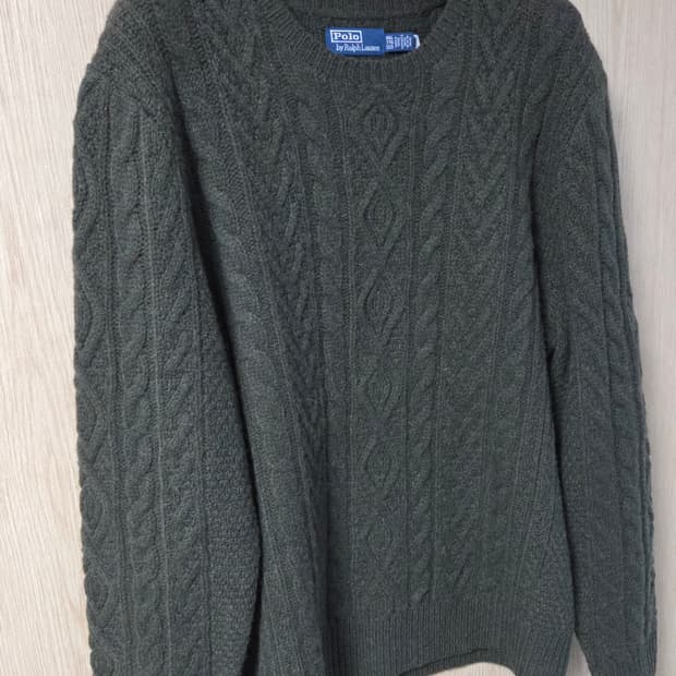 (착샷) 폴로 랄프로렌 케이블 니트 스웨터 올리브