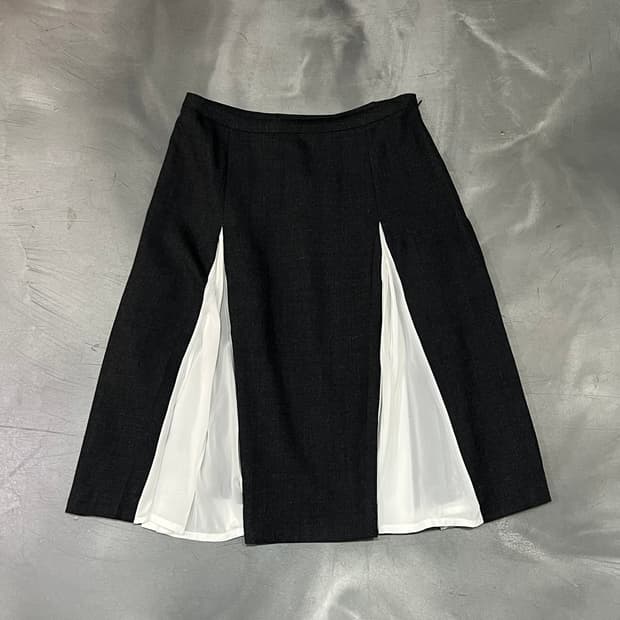  트루사르디 배색 플레어 스커트 y16472