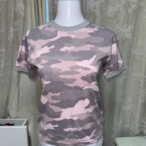 Sculptor camouflage ringer T