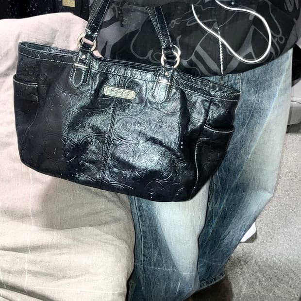 코치 시그니처 토트백 emboss