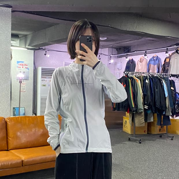 아크테릭스 나일론 윈드러너 B4464