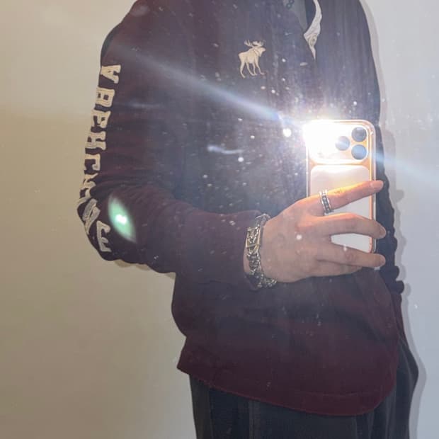 아베크롬비 빈티지 카라 맨투맨