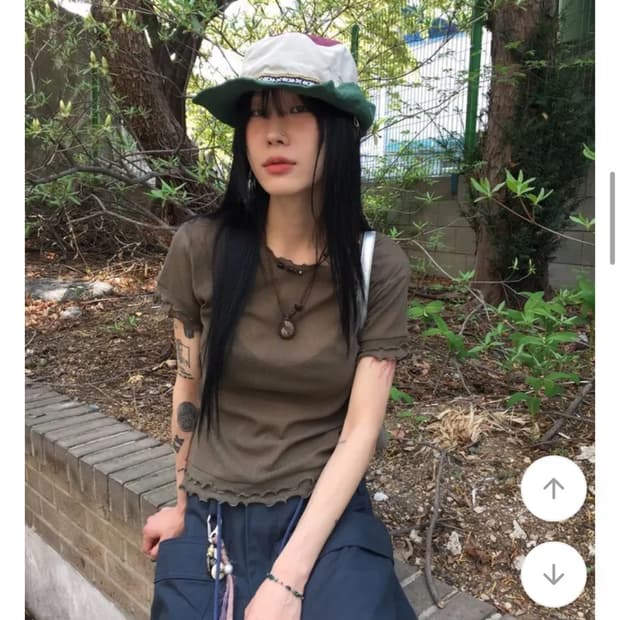 모래하우스 프릴 반팔티 카키